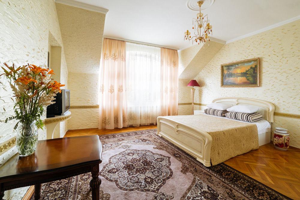 Hotel EZIO Chişinǎu Buitenkant foto