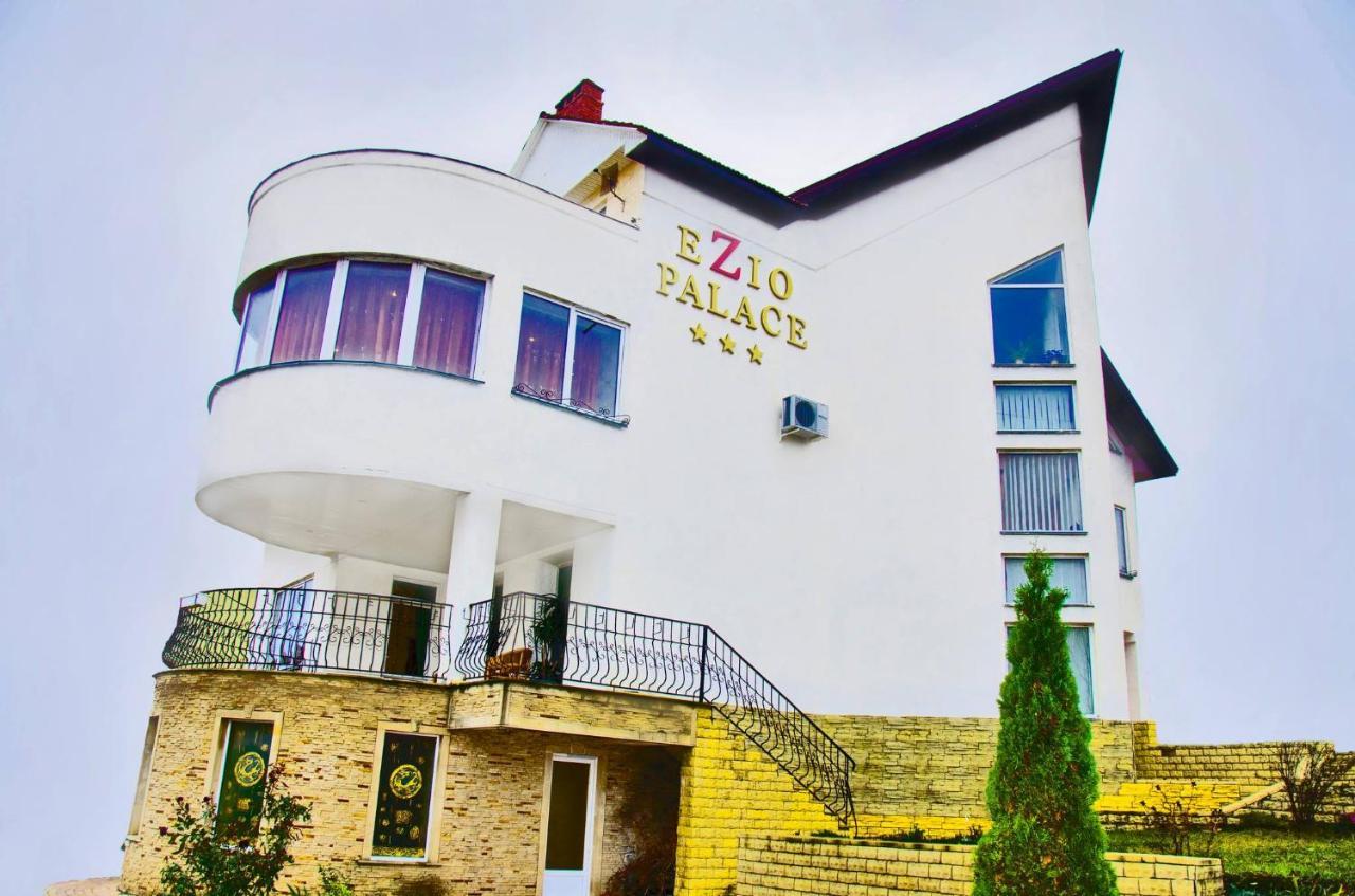 Hotel EZIO Chişinǎu Buitenkant foto
