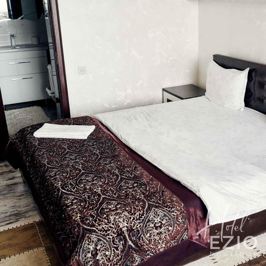 Hotel EZIO Chişinǎu Buitenkant foto