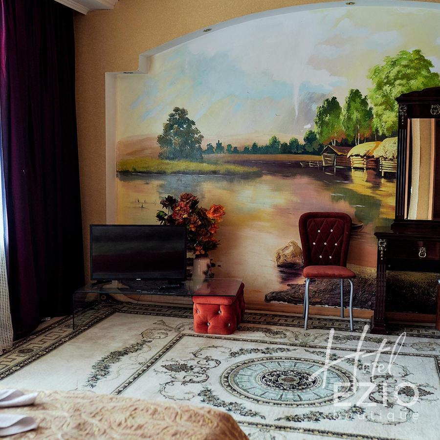 Hotel EZIO Chişinǎu Buitenkant foto