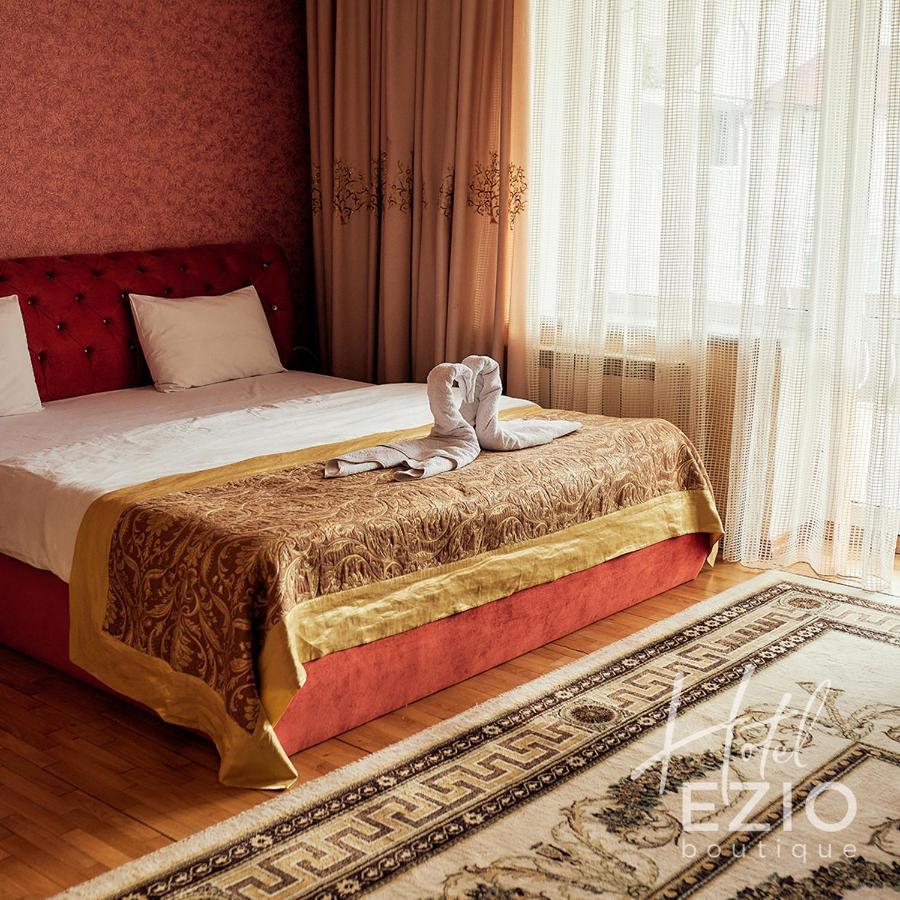 Hotel EZIO Chişinǎu Buitenkant foto