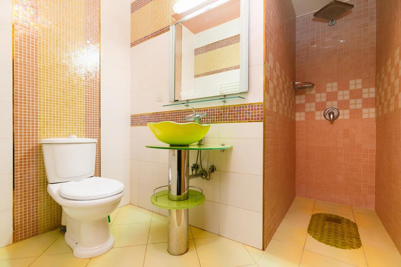 Hotel EZIO Chişinǎu Buitenkant foto