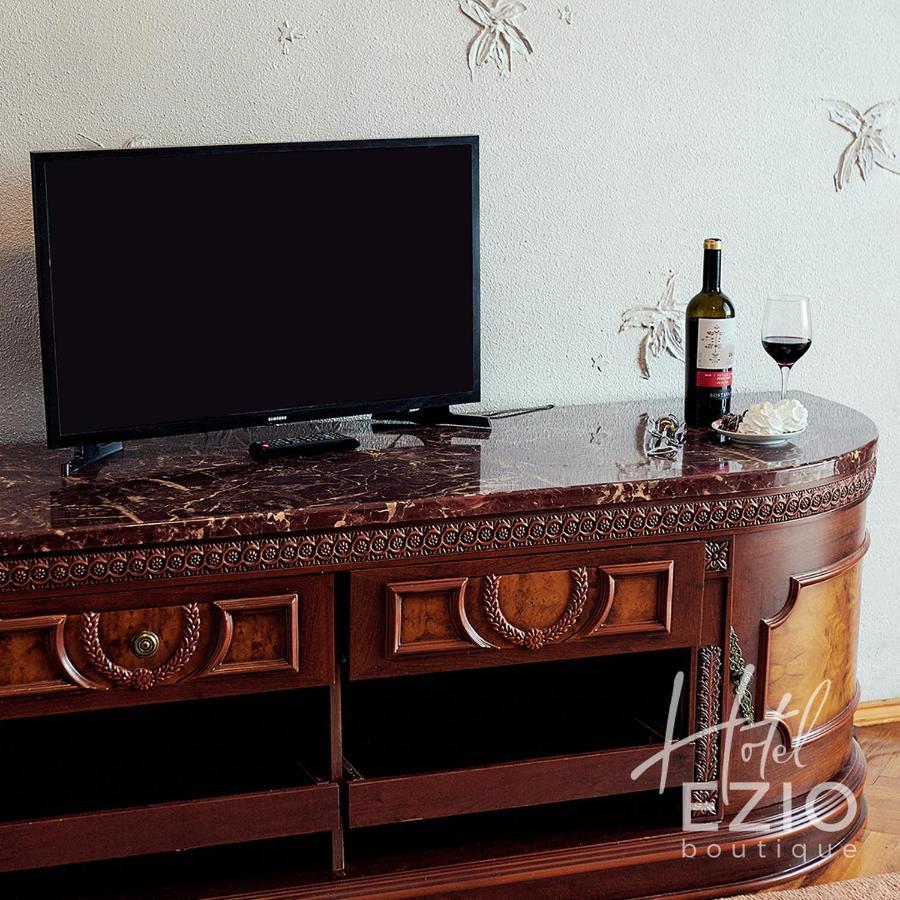 Hotel EZIO Chişinǎu Buitenkant foto