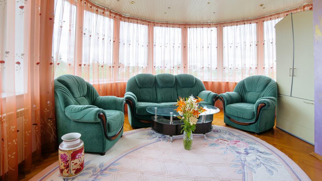 Hotel EZIO Chişinǎu Kamer foto