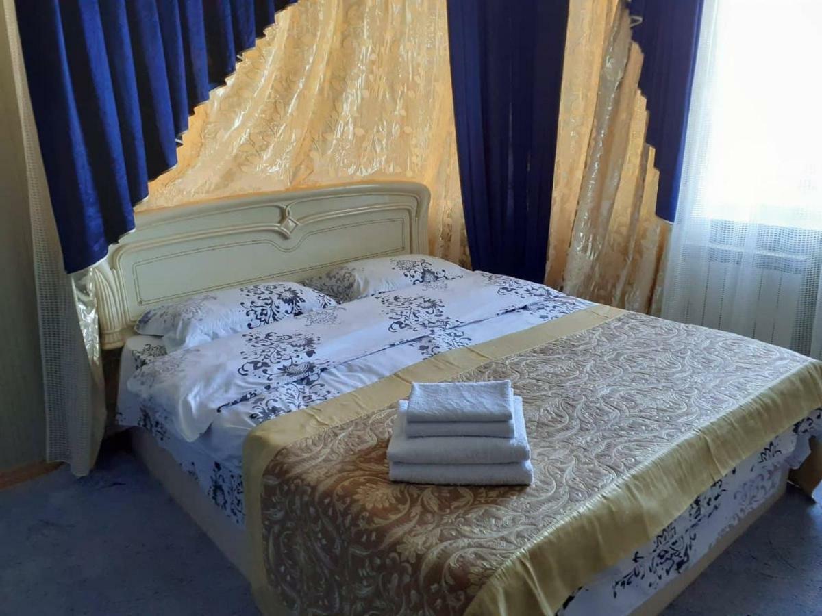 Hotel EZIO Chişinǎu Buitenkant foto
