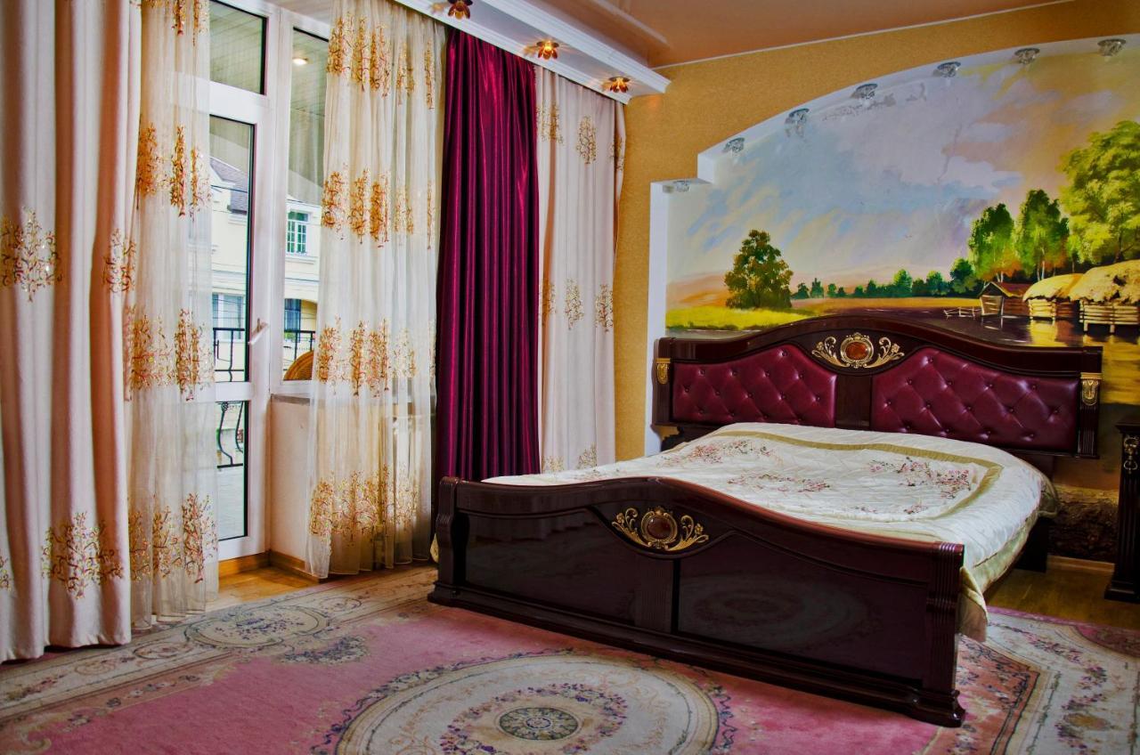 Hotel EZIO Chişinǎu Kamer foto